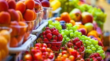 سعر الفاكهة اليوم يشهد ارتفاع اليوسفي والرمان وتراجع الجوافة والفراولة